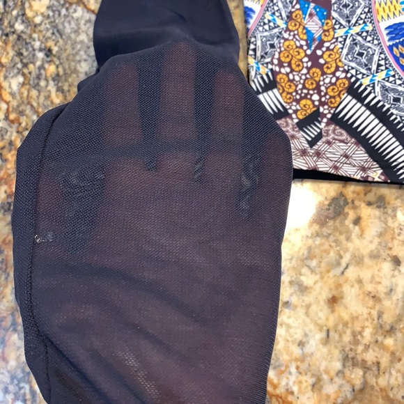 Red Carter crop swim top - Picture 3 of 10